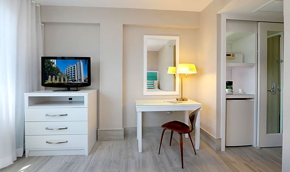 The Wave Hotel Condado