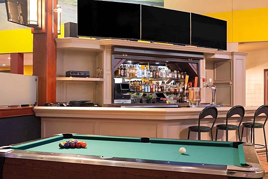 Super 8 by Wyndham Sherwood Park/Edmonton Area