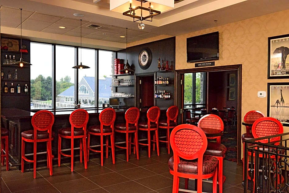 Shoreline Inn & Conference Center, Ascend Hotel Collection