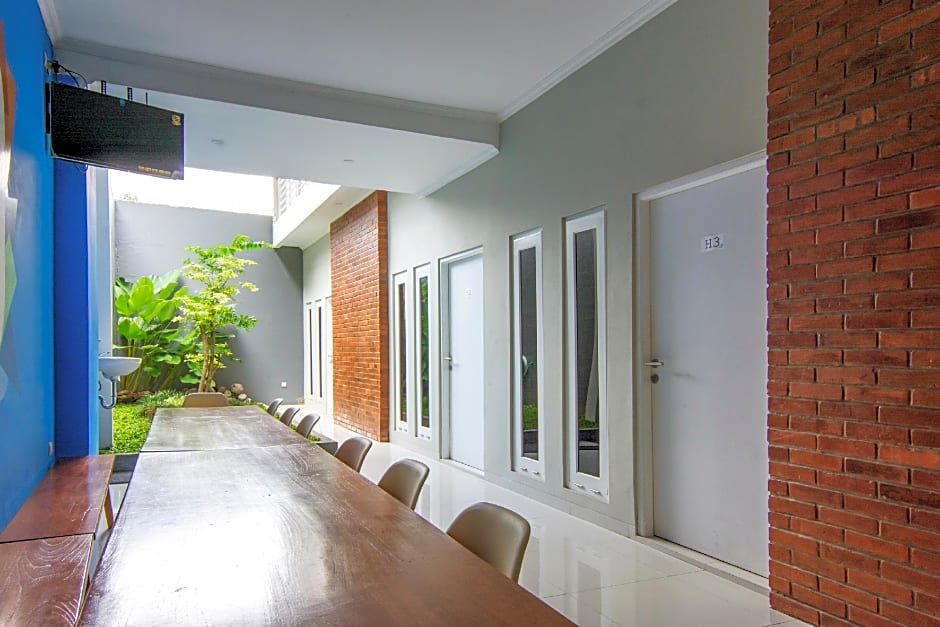 Urbanview Stay H jakal by RedDoorz – Sleman, MN
