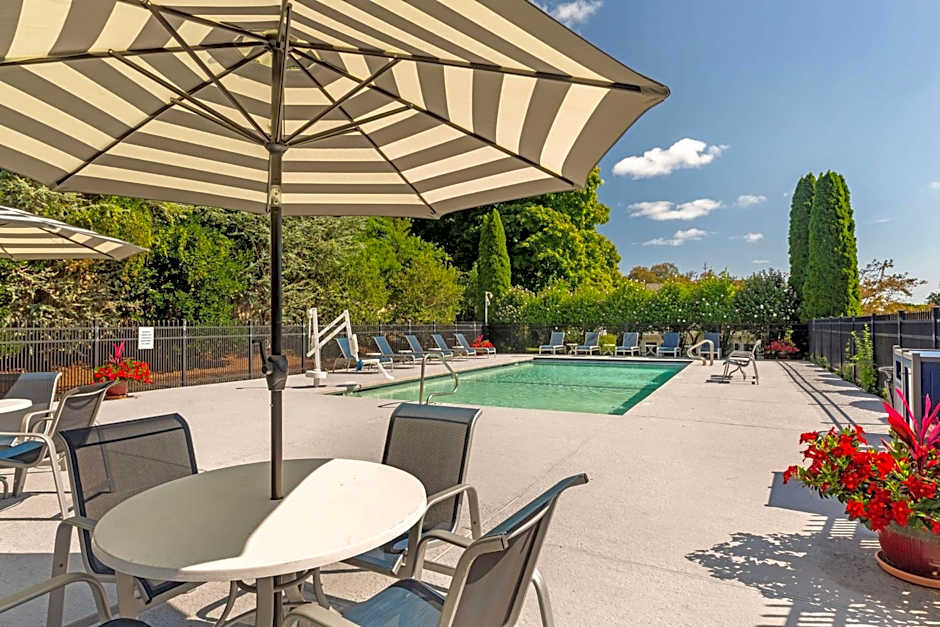 Best Western Plus Cold Spring
