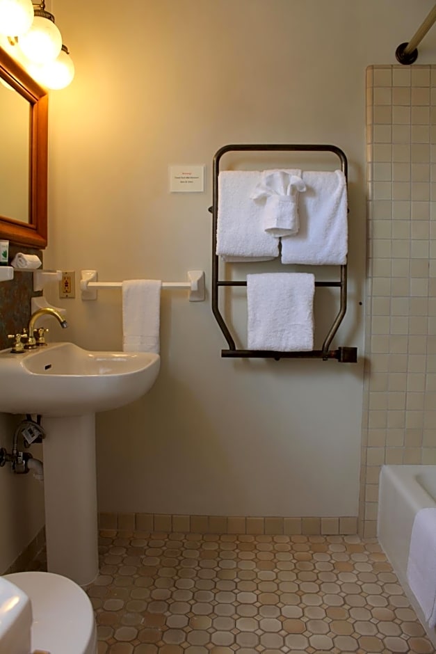 Pacific Grove Inn