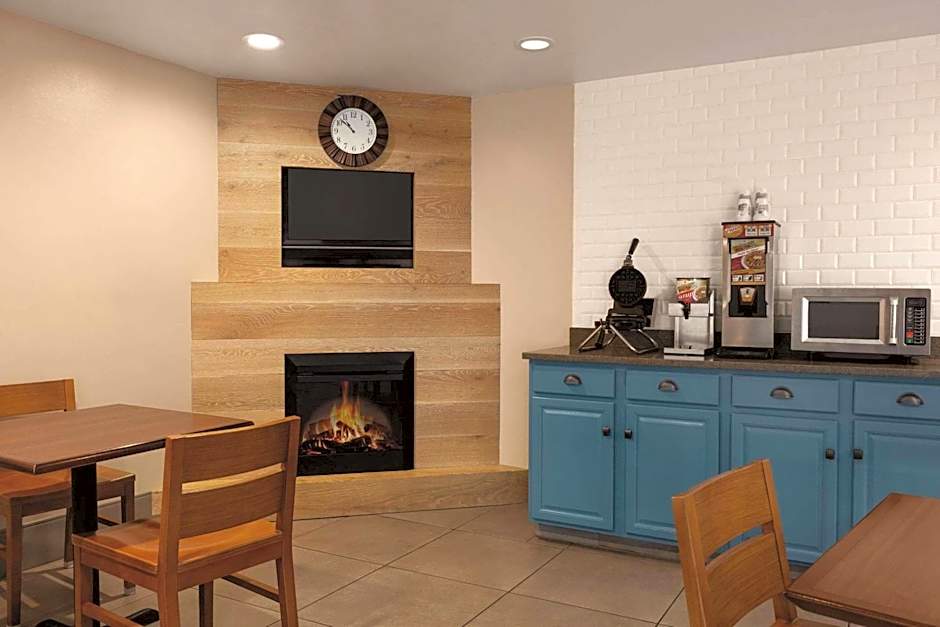 Country Inn & Suites by Radisson, Georgetown, KY