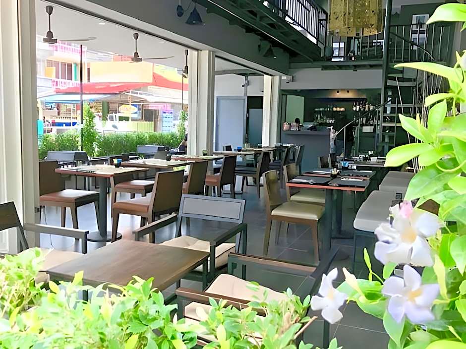 The BEACH CHA AM Residence