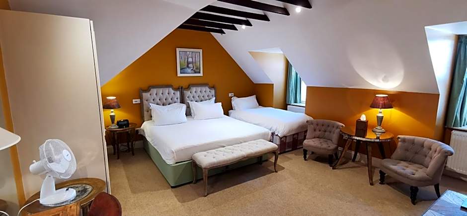 Buccleuch and Queensberry Arms Hotel