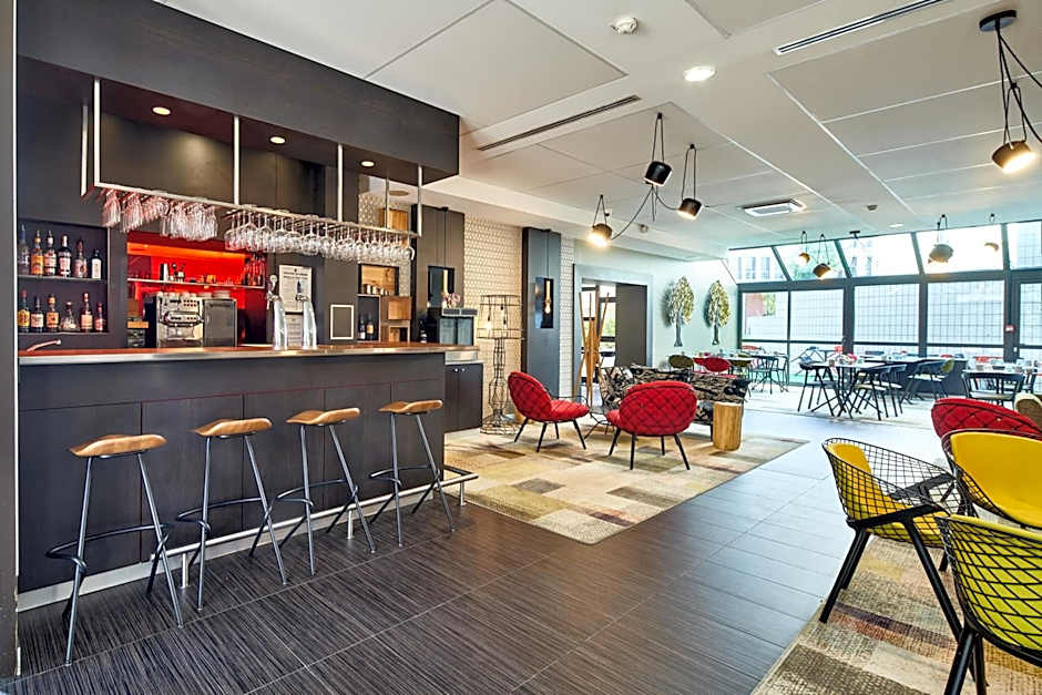 B&B HOTEL Saint-Quentin-en-Yvelines Centre Gare 4 étoiles