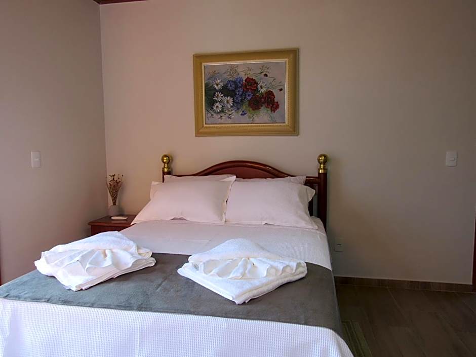 Casa 1 Chalé Alto dos Bandeirantes