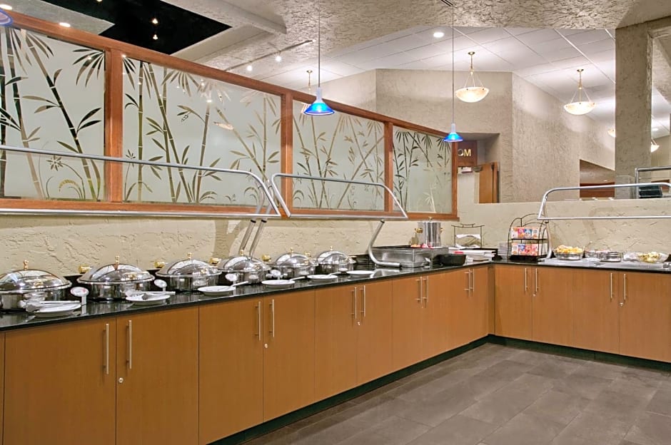 Crowne Plaza Columbus North - Worthington By IHG