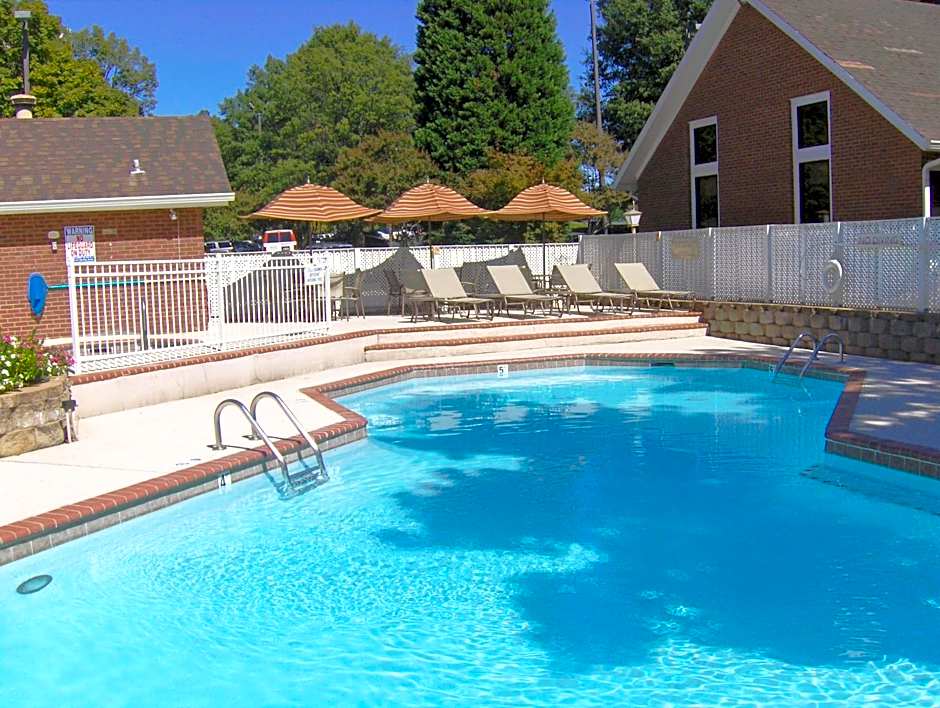 SureStay Studio by Best Western Charlotte Executive Park