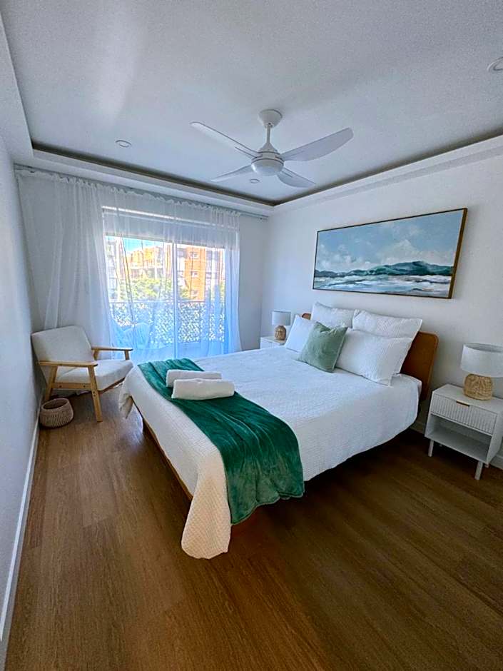 Pelican Cove Waterfront Apartment