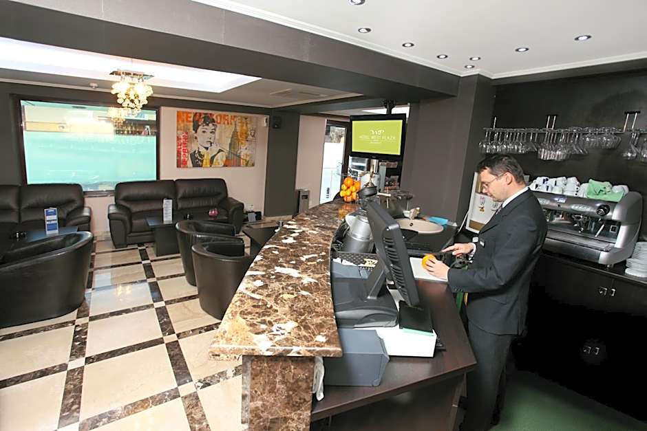 West Plaza Hotel