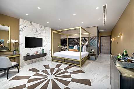 Suite with Side Seaview & Hot Tub