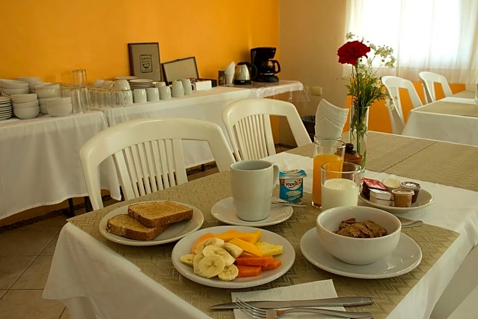Hotel Bucaneros