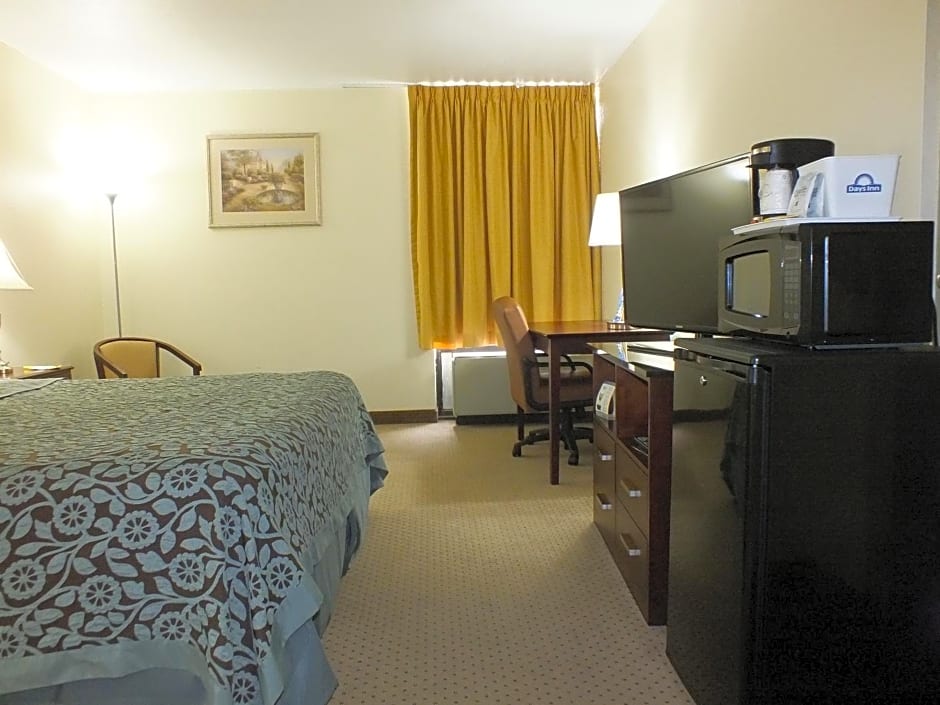 Days Inn by Wyndham Indianapolis Northeast
