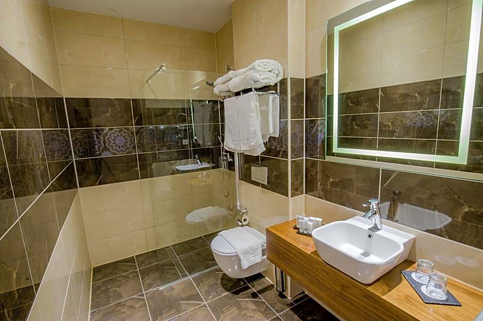 Grand Hotel Downtown