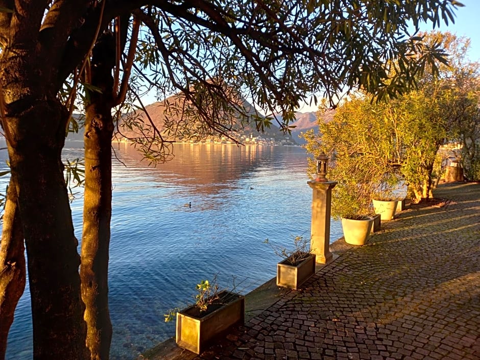 L'Oleandro sul Lago d'Iseo B&B