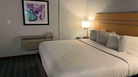 King Room - Disability Access - Non-Smoking