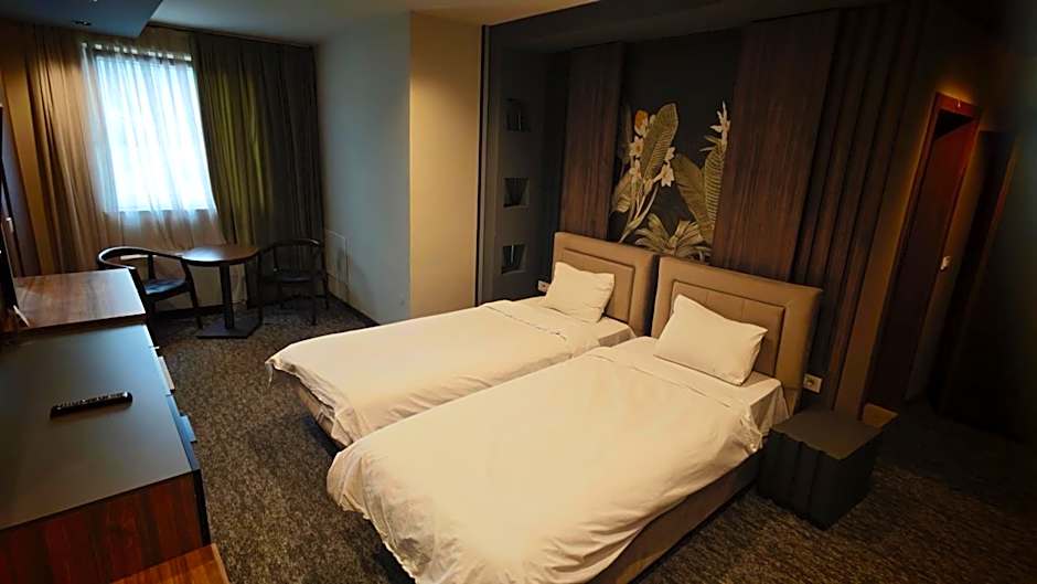 Hotel Emka