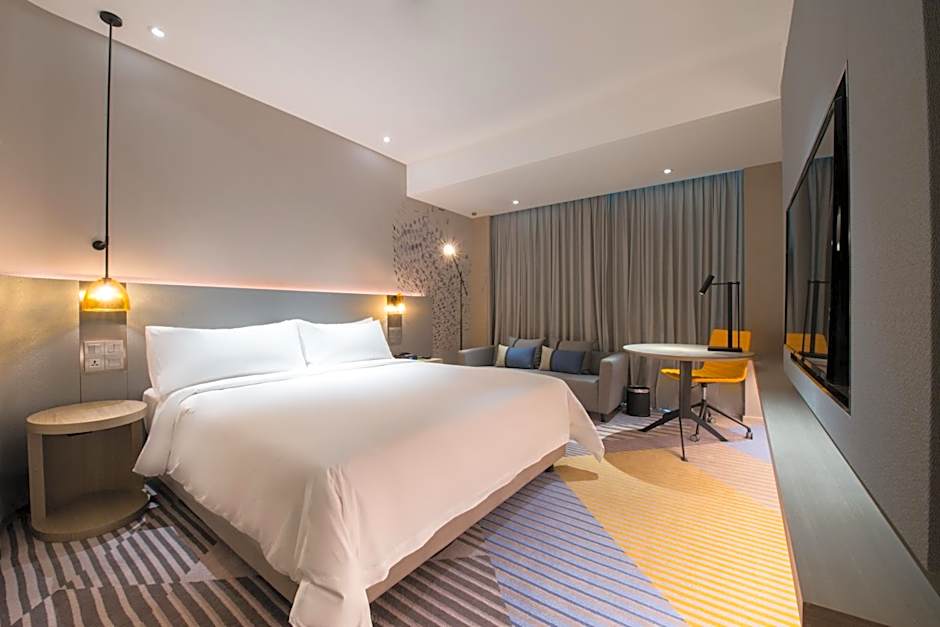Photo 1 of 3 of Standard 1 King Bed, Accessible