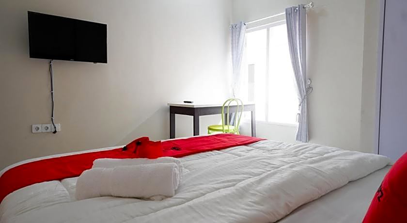 RedDoorz Syariah near RSUD Margono Purwokerto