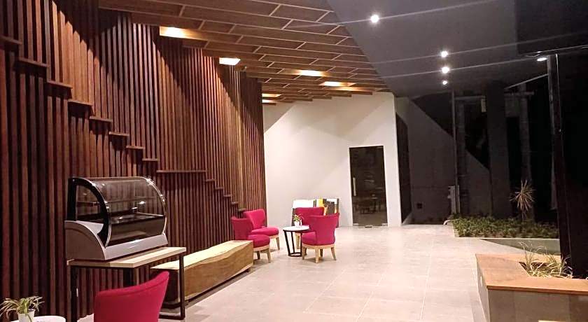 Royal Regantris Trawangan