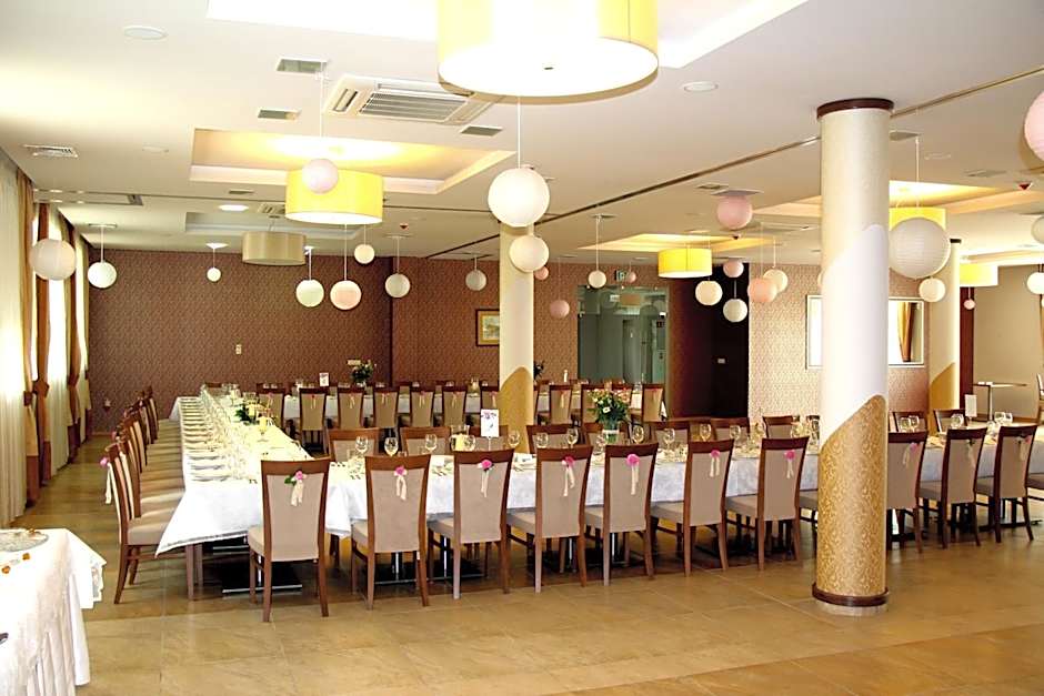 Hotel Austeria Conference & Spa