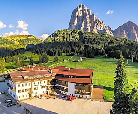 Monte Pana Dolomites Hotel