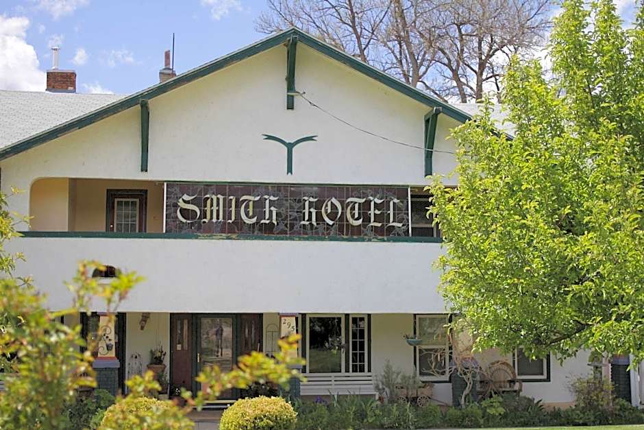 Historic Smith Hotel B&B