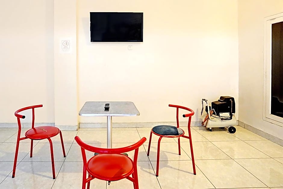 OYO Life 92190 Arya Guest House