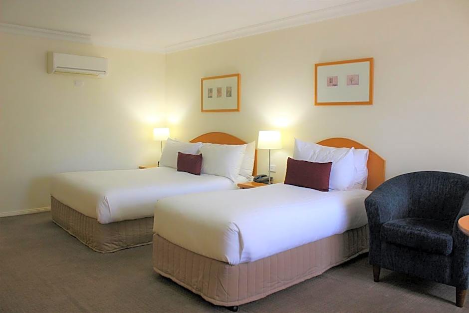 Carlyle Suites & Apartments