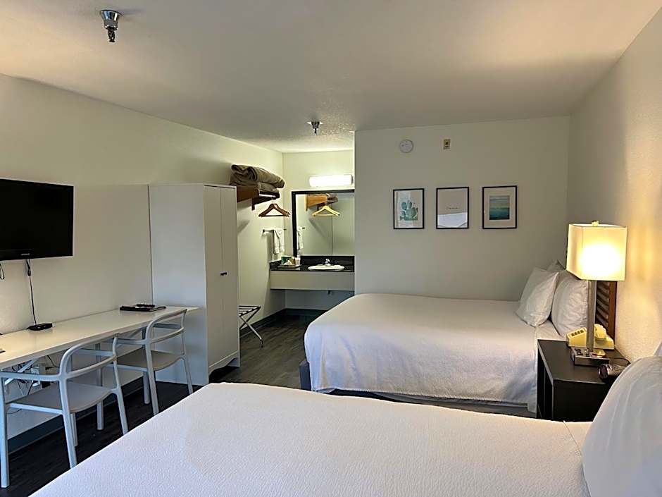Seven Gables Inn