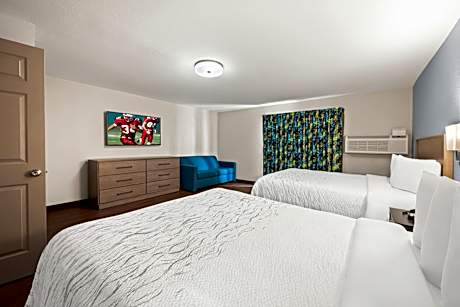 Suite with Two Queen Beds with Kitchen Disability Access Smoke Free