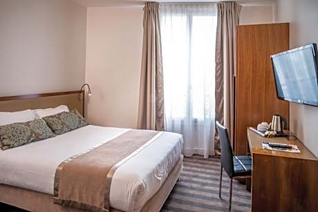 Two Rooms next to Each Other