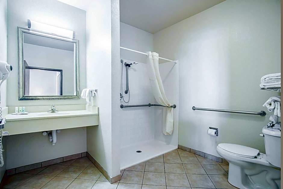 Quality Inn Parsons North