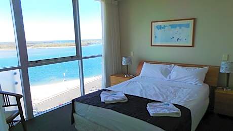 One-Bedroom Apartment with Ocean View