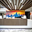 La Quinta Inn & Suites by Wyndham Dallas I-35 Walnut Hill