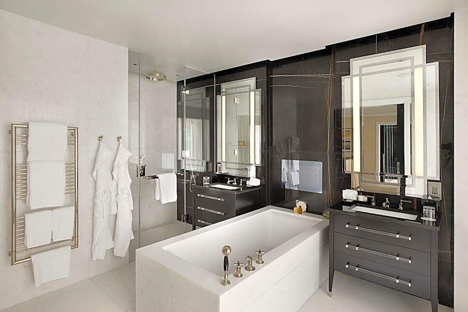 Four Seasons Hotel London at Ten Trinity Square