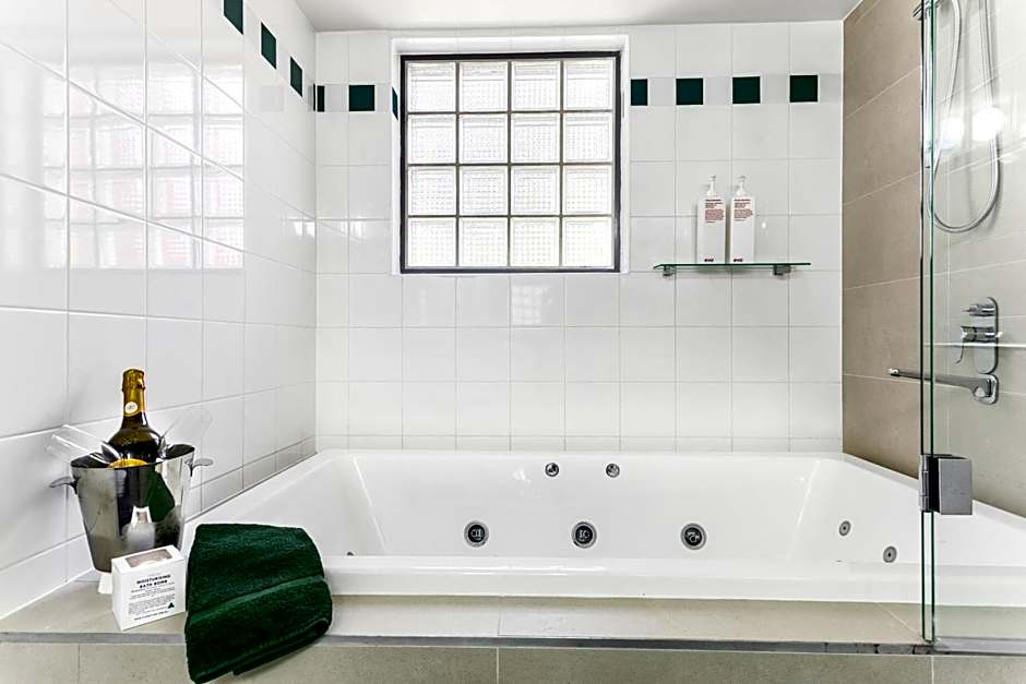 Berry Village Boutique Motel