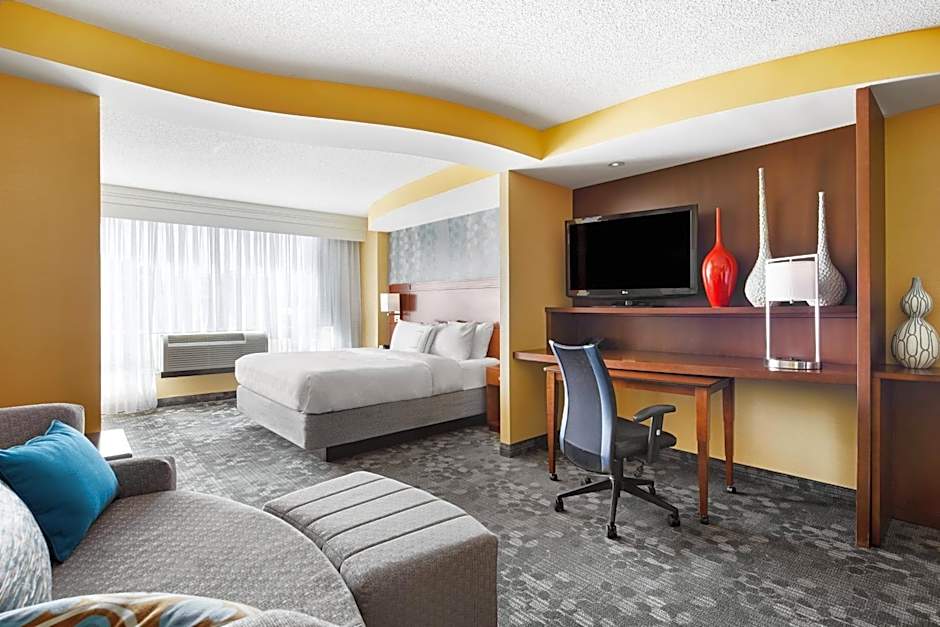 Courtyard by Marriott Newark Downtown