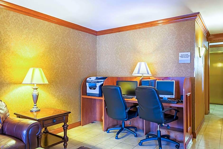 Clarion Inn and Summit Center