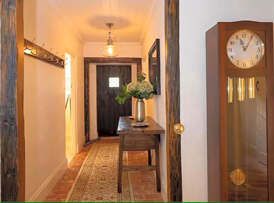 FROGWELL HOLLOW immerse into an idyllic fairytale