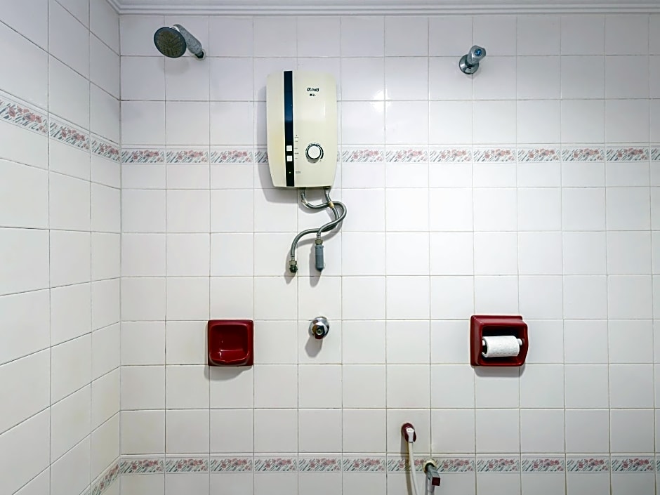 OYO 472 Comfort Hotel 1