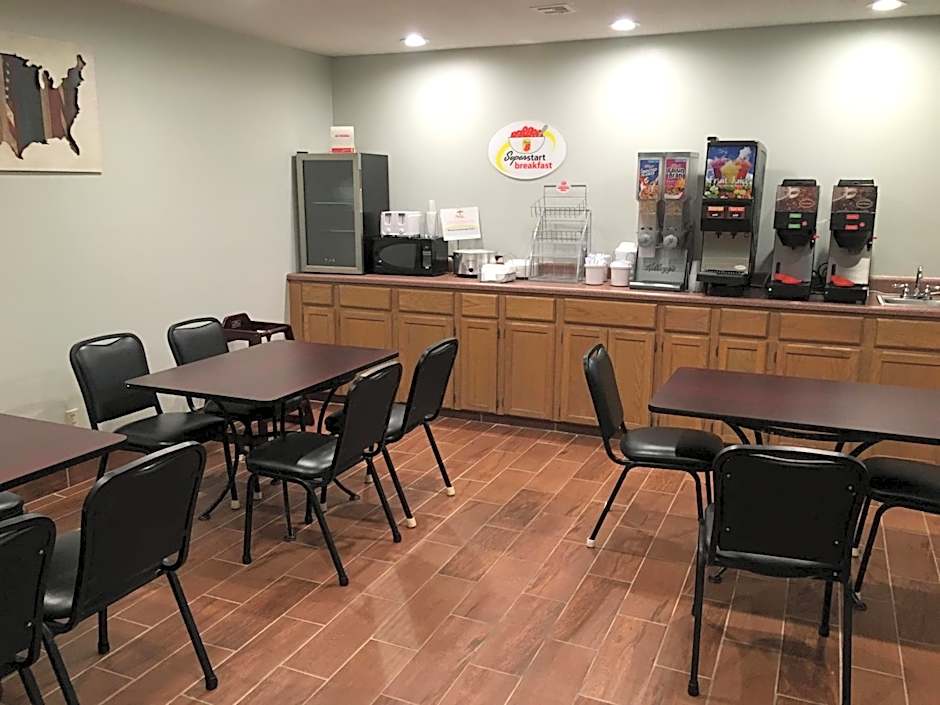 Super 8 by Wyndham Winfield-Quail Ridge Area