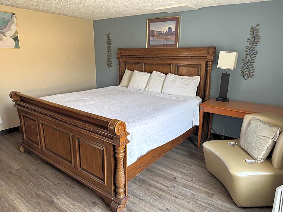 Safari Motel
