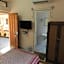 Hotel Arya Niwas