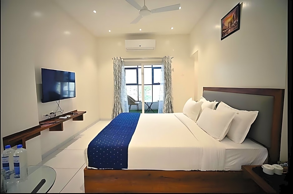 The Sky Land Hotel, Tuljapur