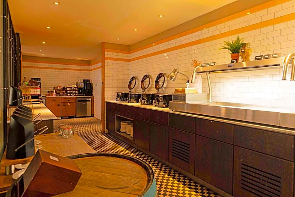 Bristol Grand Hotel By Sunday