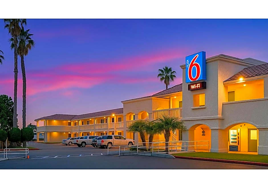 Motel 6-Carlsbad, CA Beach