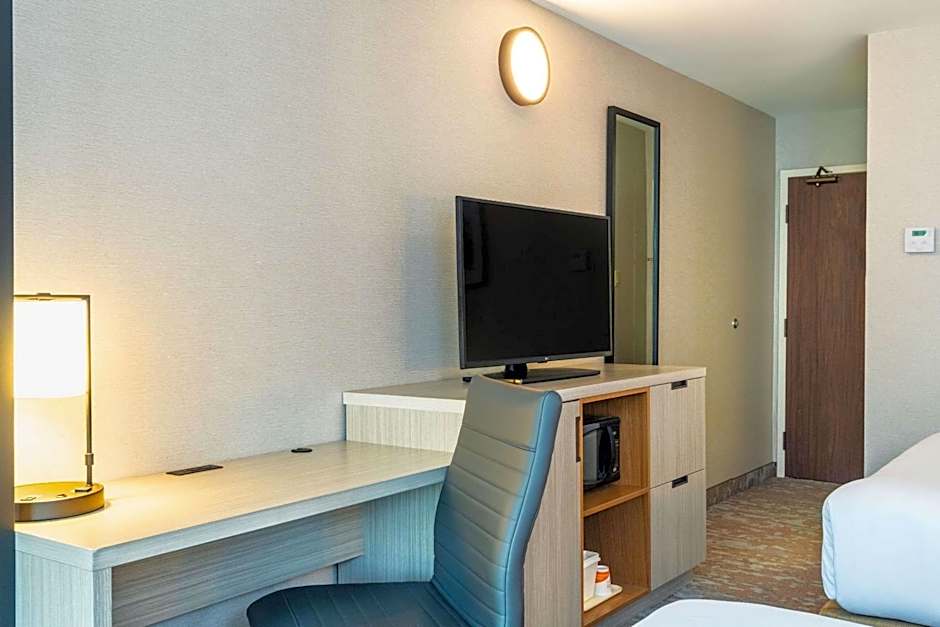 Comfort Inn Kingston - Highway 401