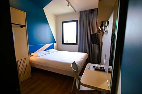 Triple Room with One Double and One Sofa Bed